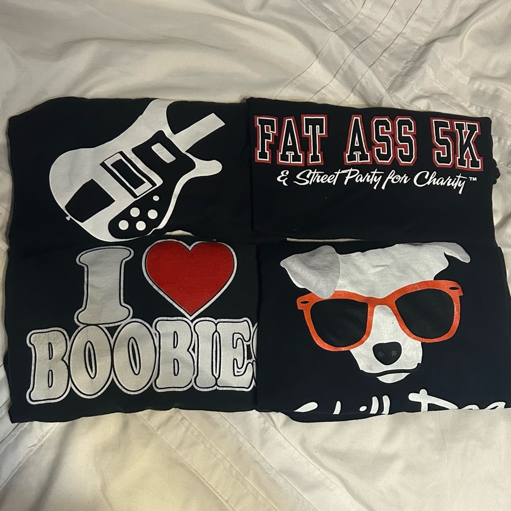 Graphic tee bundle